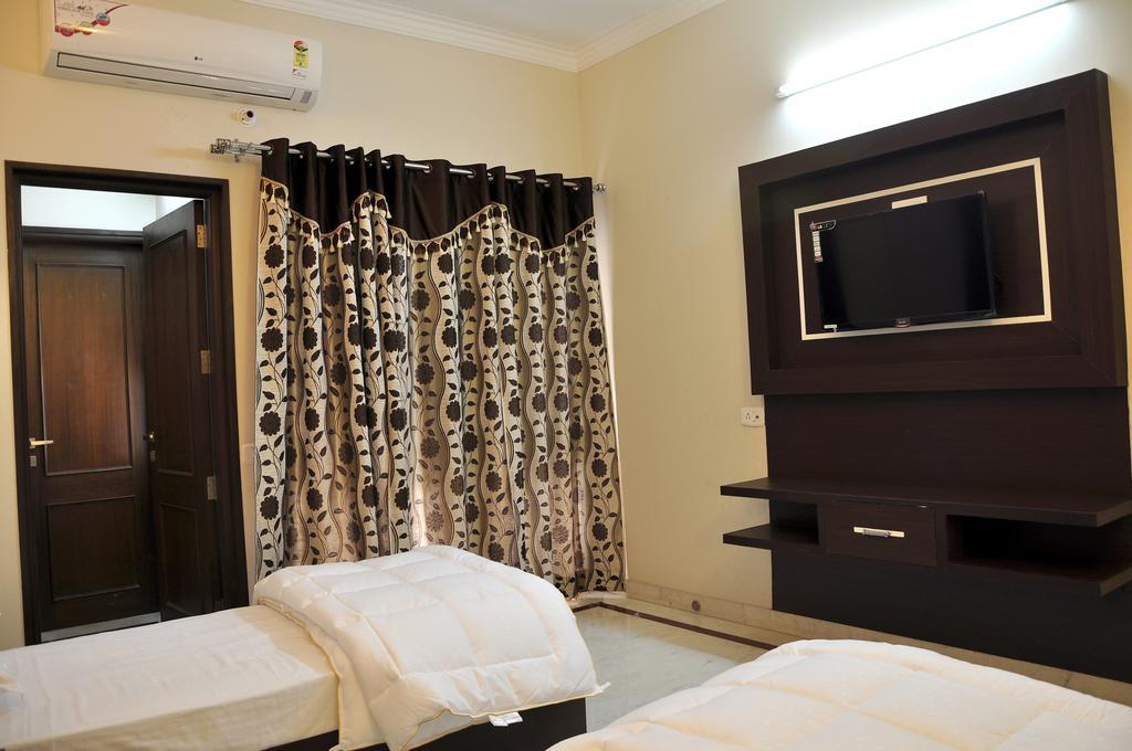 Mohini Home Stay Agra  Zewnętrze zdjęcie