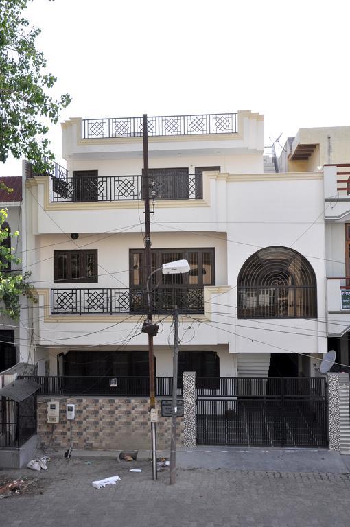 Mohini Home Stay Agra  Zewnętrze zdjęcie